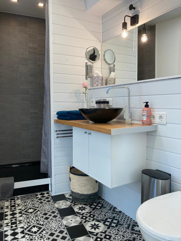 Living At Saarpartments - Adultsonly - Business & Holiday Homes With Kitchen For Long- And Short Term Stay, 3 Min To St Johanner Markt And Points Of Interest Saarbrucken Bagian luar foto